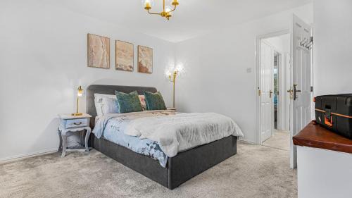 Barnt Green Casa | Luxurious 2-Bed Home Near NEC, BHX Airport & JLR Ideal for Contractors or Lesiure Stays
