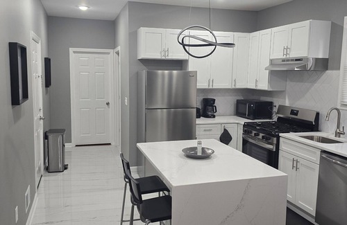 Lower Vailsburg Apartamento | Luxurious 2-bedroom apartment with WiFi, AC in tranquil Irvington