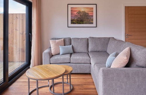 Chittlehamholt Cabina | Luxurious 2 bedroom lodges with stunning meadow views.