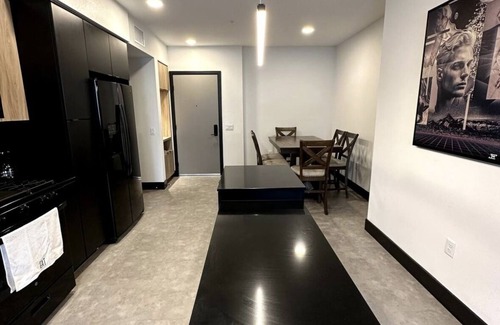 Platinum Triangle Apartamento | Luxurious 2 bedroom in NICE AREA