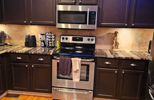 Highlands Ranch Casa | Luxurious 3BD Highlands Ranch Home with private hot tub- High-End Finishes