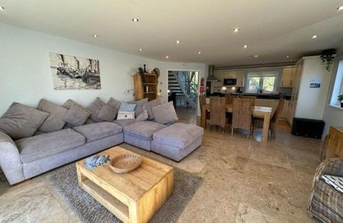 St Austell Casa | Luxurious 4 Bedroom New England Style Villa - Trewhiddle 29