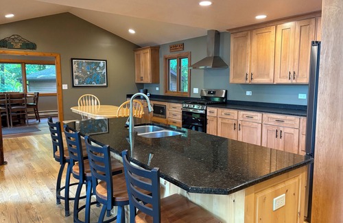 Eagle River Casa | Luxurious 5-Bed, 5-Bath Lakefront Home on Catfish Lake, Eagle River, WI