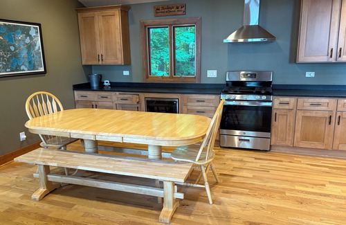 Eagle River Casa | Luxurious 5-Bed, 5-Bath Lakefront Home on Catfish Lake, Eagle River, WI