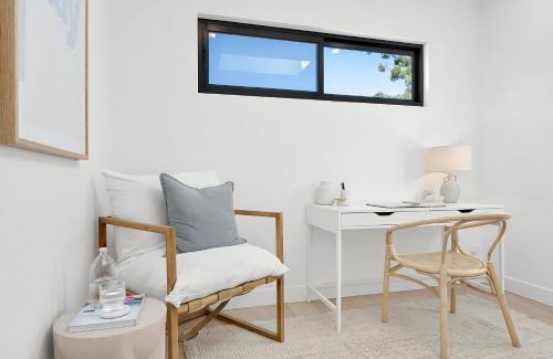 Miranda Casa | Luxurious 5 Bed Retreat with Pool near Gymea Village