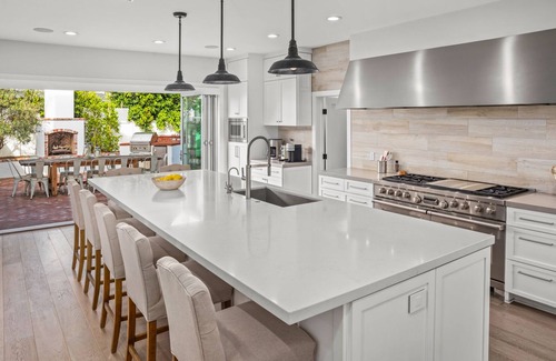 Coronado Casa | Luxurious 5 bedroom home -1 block to beach! long term or summer months