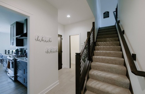 Rochester Casa | Luxurious 5-BR Retreat with Gym & Game Area