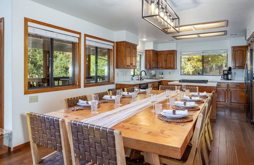 Coarsegold Cabina | Luxurious 5 King Beds w/ Fireplace, Views, GameRm, and EV Charger near Yosemite