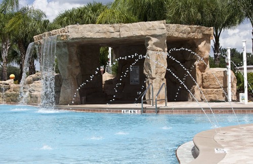 Lindfields Casa | Descuento ofrecido lujoso! ¡5 minutos a Disney! Piscina con orientación sur / sala de juegos / BabyGear