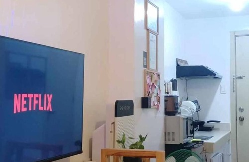 South Triangle Condominio | Luxurious 9th Floor Studio in Quezon City With Private Pool