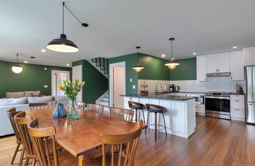 Dedham Cabaña | Luxurious, ADA accessible lakefront home for the whole family near Acadia