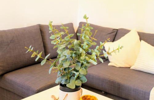 Nettuno Apartamento | Luxurious and Spacious House - 3 Minutes from the Beach and 1 hour from Rome