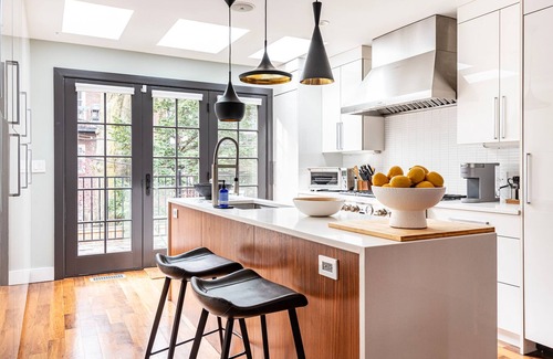 Columbus Casa | Luxurious and Spacious Townhome Walking distance to Back Bay, The Common, & more