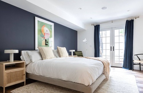 Columbus Casa | Luxurious and Spacious Townhome Walking distance to Back Bay, The Common, & more