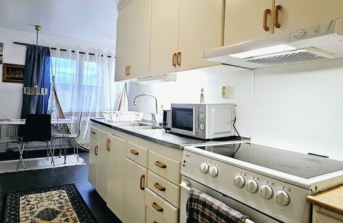 Orebro Apartamento | Luxurious apartment in the heart of city Örebro Cozy and central)