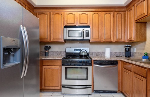 The Flats Apartamento | Luxurious Apt: Your Private Gem in LA!