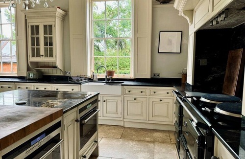 East Haddon Casa | Luxurious & Charming 4Bedroom House in Northamptonshire Sleeps8