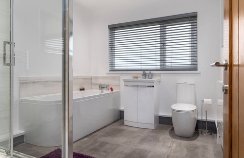 Llansteffan Casa | Luxurious Coastal Retreat in Wales