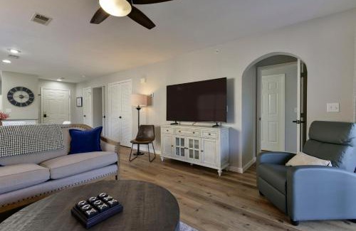Branson Apartamento | Luxurious Condo at Holiday Hills Resort - Beautifully Updated and Affordable - Family Amenities - No Steps