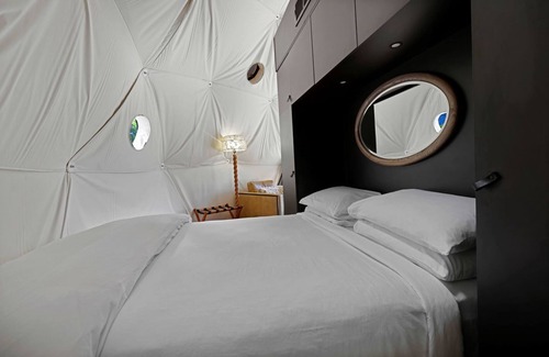 Swan Lake Cabina | Luxurious Dome with Stunning Views for a Romantic Glamping Getaway by Swan Lake, New York