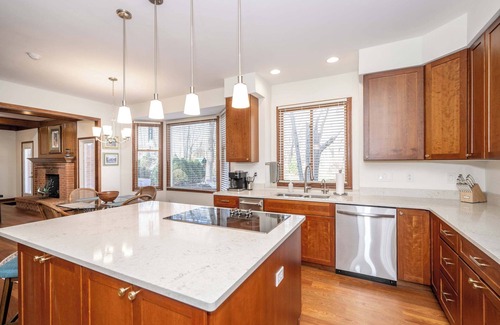 Loveland Casa | Luxurious Dream Home - For 10!