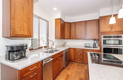 Loveland Casa | Luxurious Dream Home - For 10!