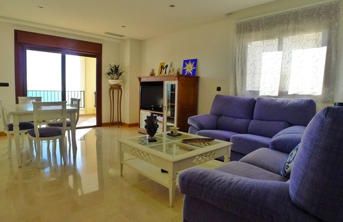 Los Secanos Apartamento | Lujoso apart con 2 Dorm, terraza, A/C, piscina, Spa, gim y 5 min andando a playa
