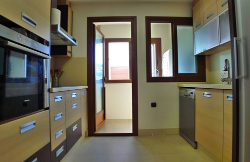 Los Secanos Apartamento | Lujoso apart con 2 Dorm, terraza, A/C, piscina, Spa, gim y 5 min andando a playa