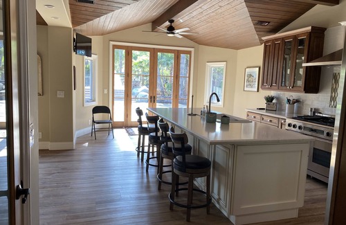 Moorpark Casa | Luxurious Estate House for Events or Getaways