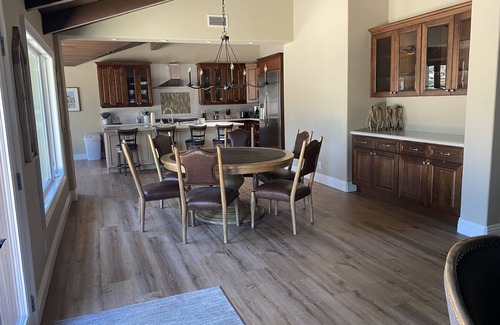 Moorpark Casa | Luxurious Estate House for Events or Getaways