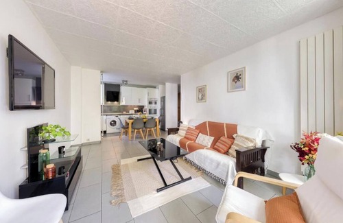 Fresnes Apartamento | Luxurious family cocoon near Paris, Rungis, Thiais, Massy and Orly airport
