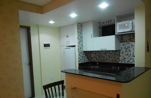 Pina Apartamento | SALA DE LUJO AMUEBLADA Y SALA DE ESTAR - Cerca de la playa con vistas al mar