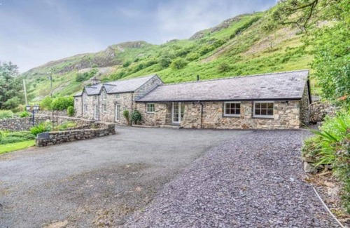 Snowdonia National Park Area Cabaña | Luxurious Holiday Retreat in Snowdonia sleeps upto 10