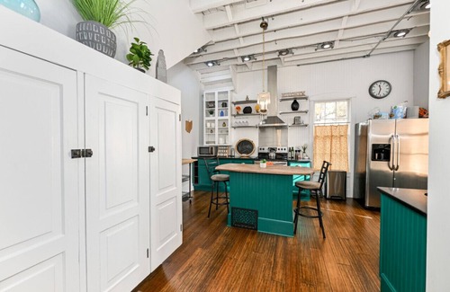 Niles Casa | Luxurious Historic Victorian