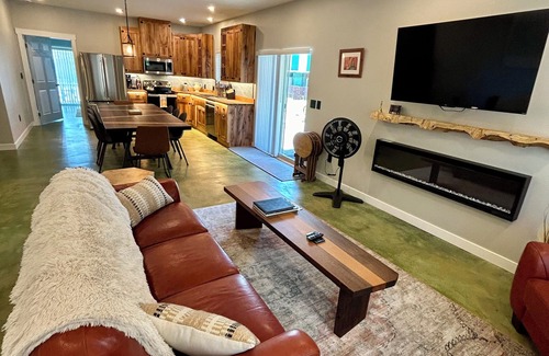 Bonner-West Riverside Casa | Luxurious Home,Hot Tub,Sauna-Cold Plunge,KettleHouse,River confluence&Missoula