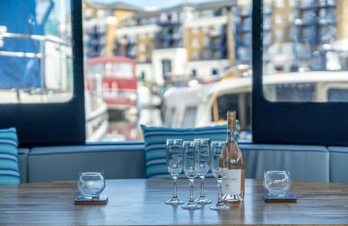 Limehouse Alquiler De Eote | Luxurious houseboat near Canary Wharf in London