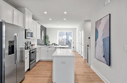 Charlotte Casa | Luxurious King 3BR Townhouse in Uptown Charlotte!