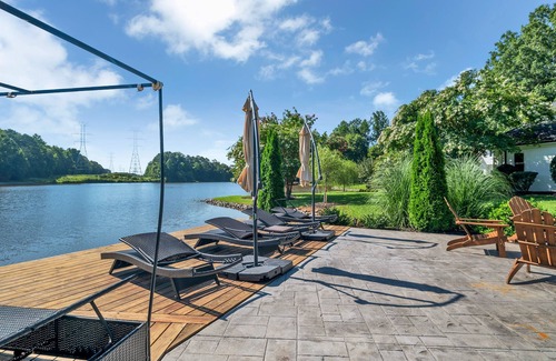 Weddington Casa | Luxurious Lakefront Villa in Weddington