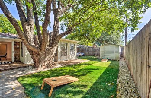 Lubbock Casa | Luxurious Lubbock Home Fire Pit, Outdoor TV!
