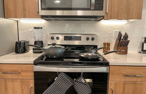 Beverly Hills Apartamento | Luxurious Mid-Hollywood (City View+Free Parking) 10min to Universal Studios