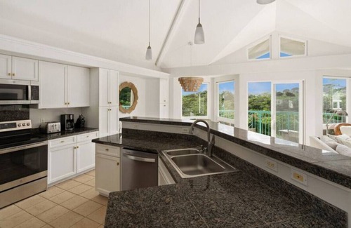 Kaiulani Casa | Luxurious Monthly North Shore Home in Gated Community