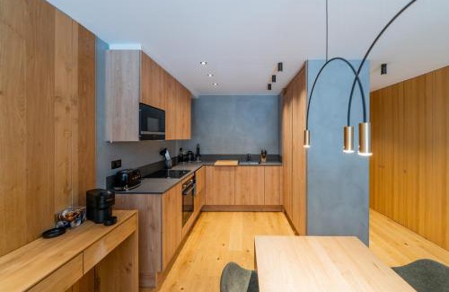 El Tarter Apartamento | Luxurious Mountain Gem Enjoy Nature l Gym Sauna Pool l 1 MINUTE WALK TO SLOPES l by BonesVacances