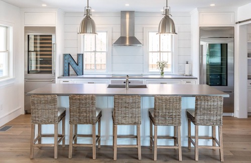 Nantucket Town Casa | NUEVO y LUJOSO compuesto de vacaciones Nantucket: 8 habitaciones BR, piscina, spa, teatro.