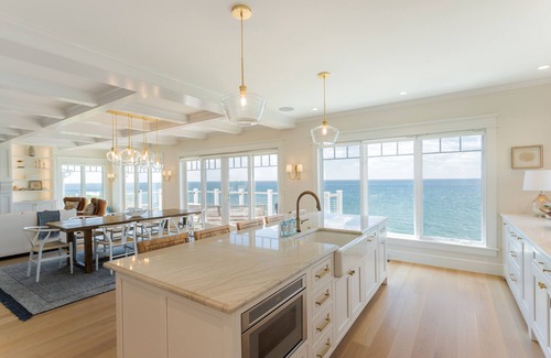 York Beach Cabaña | Luxurious Oceanfront Property: A Cruising Feeling Awaits You !