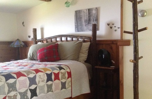 Moro Cabina | Aislada Aroostook County Lakefront Gem - serenidad con servicios