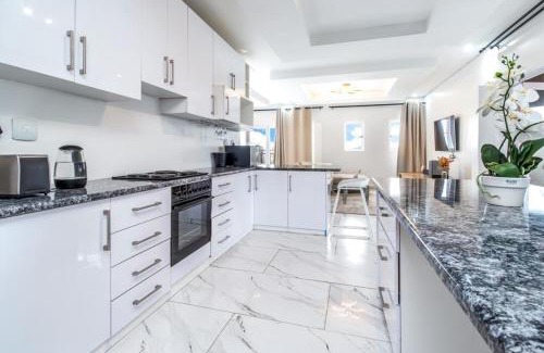 Eikenbosch Casa | Luxurious Penthouse Getaway !