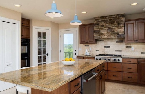 Drytown Casa | Luxurious, pet friendly, wine country retreat in California’s Gold County.