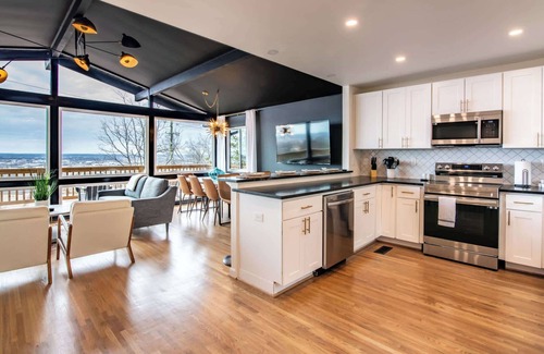 Redmont Park Casa | Luxurious Retreat w/ Stunning Views | Sleeps 16