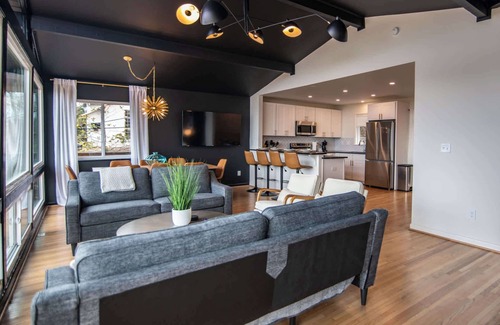 Redmont Park Casa | Luxurious Retreat w/ Stunning Views | Sleeps 16