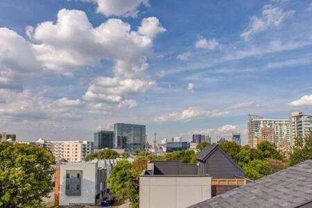 Edgehill Casa | Luxurious Rooftop Home in Nashville